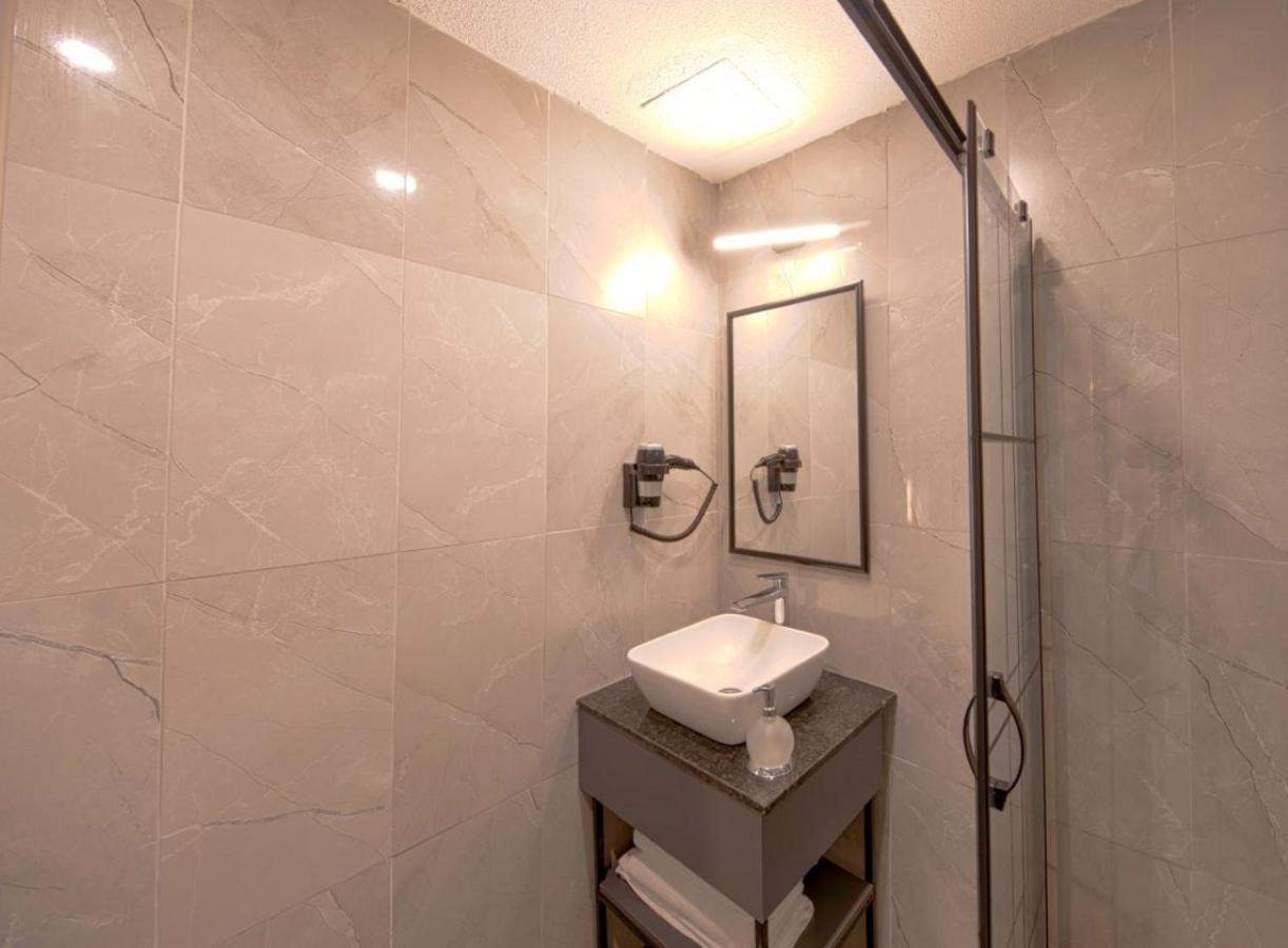 Istanbul City Airport Hotel Exteriör bild